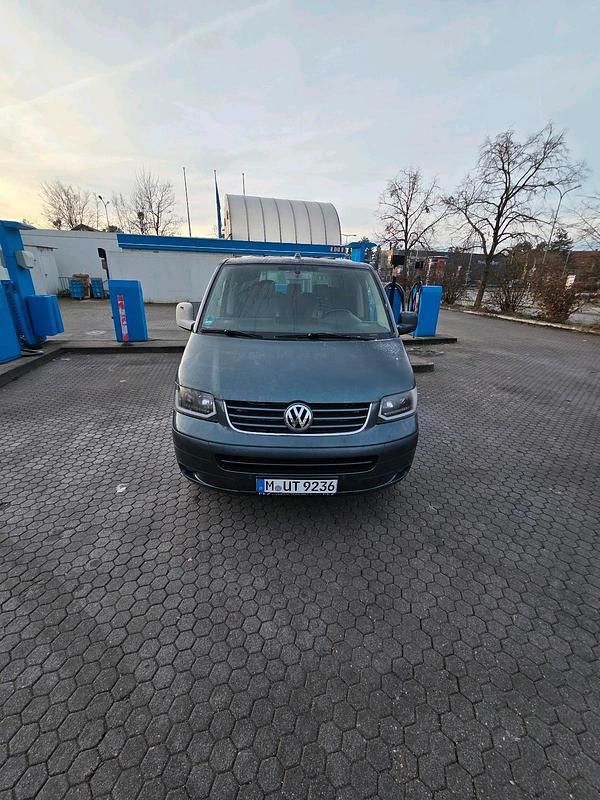 Grau Gebraucht 2009 VW Multivan Van | 9.900 € (Superpreis) - Bild 1/4