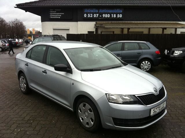 Gebraucht Skoda Rapid Active 105 PS (77 kW) 2015 Silber Limousine