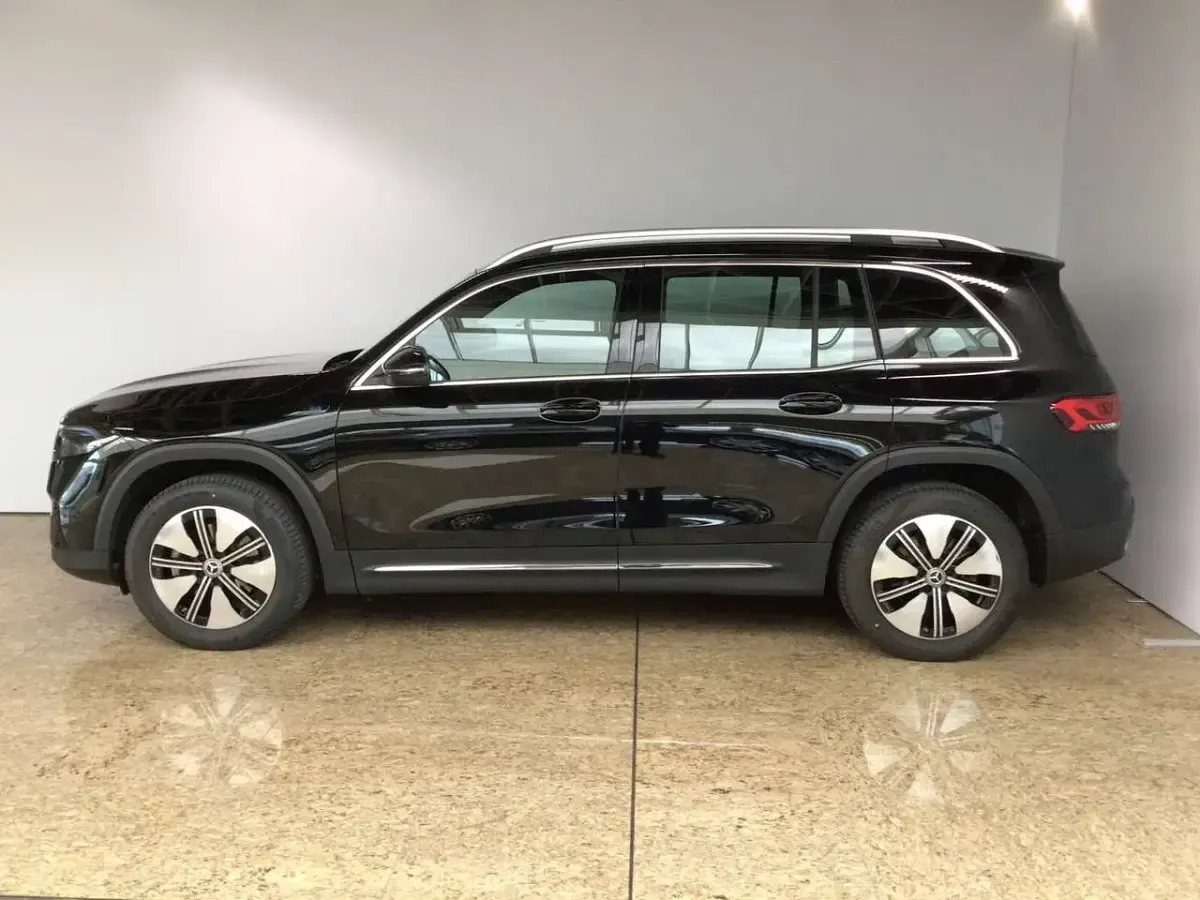 Gebraucht Mercedes EQB350 Advanced 214 kW (292 PS) 2022 Kosmosschwarz SUV