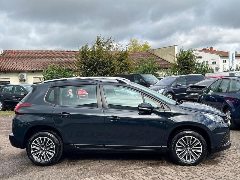 Gebraucht Peugeot 2008 Active 102 PS (75 kW) 2019 Grau SUV