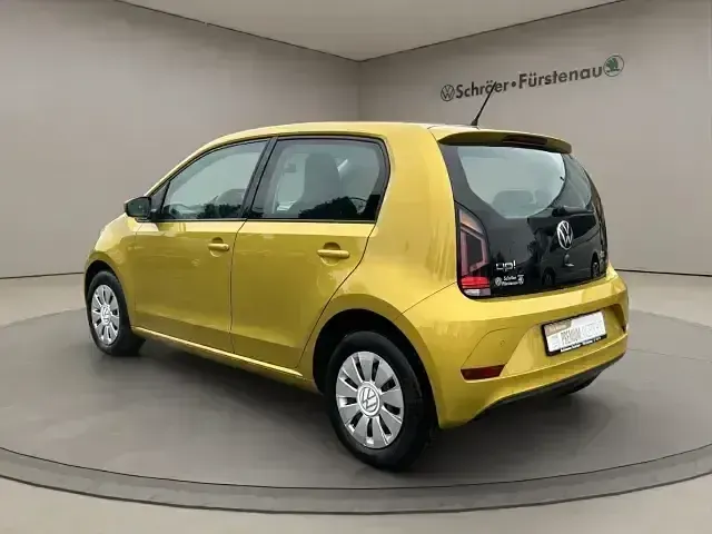 Second-hand VW up! 65 CP (47 kW) 2021 Galben Hatchback