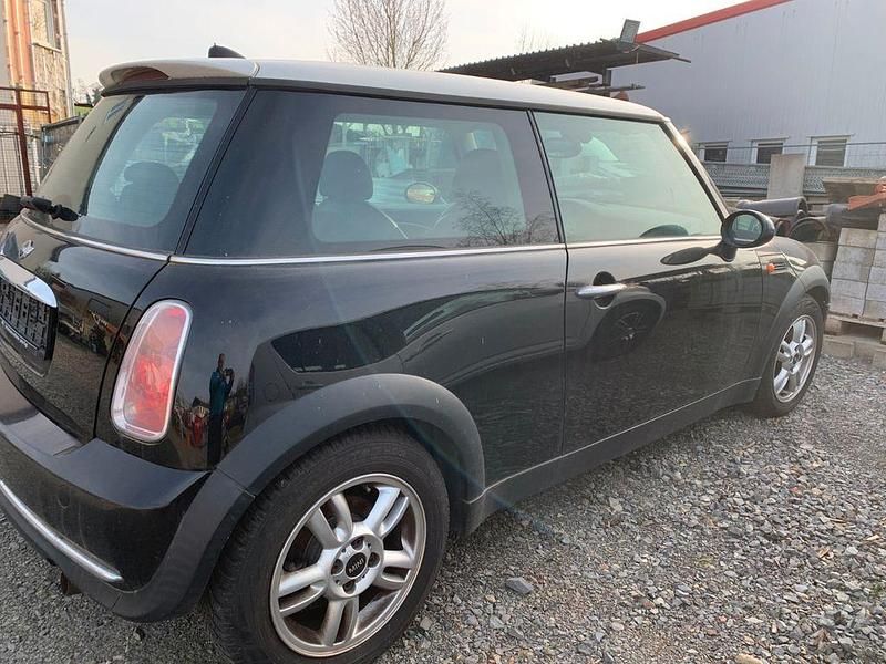 Usata Mini Cooper 116 CV (85 kW) 2005 Nero Utilitaria