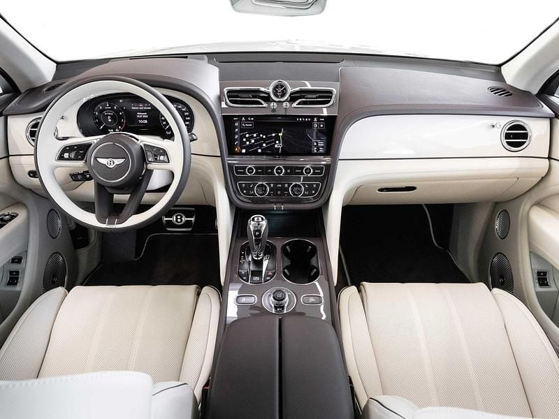 Neu Bentley Bentayga 549 PS (403 kW) 2025 White sand SUV