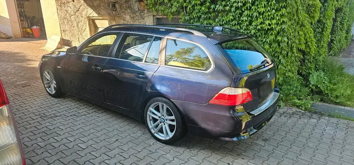 Gebraucht BMW 525 197 PS (144 kW) 2010 Blau Kombi