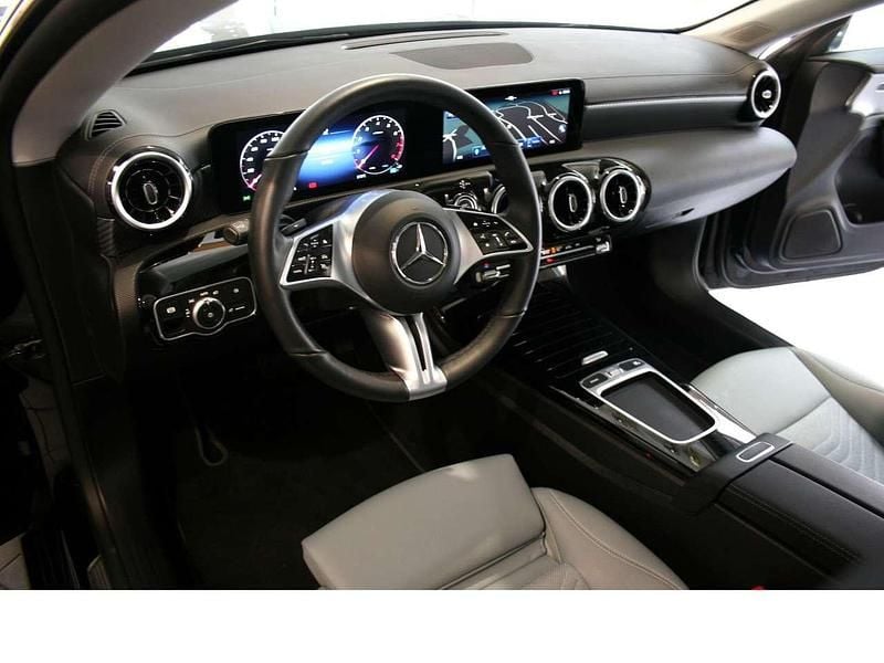 Gebraucht Mercedes CLA180 Advanced 136 PS (100 kW) 2024 Schwarz Limousine