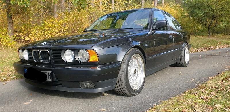 Schwarz Gebraucht 1991 BMW 535 Limousine | 17.700 € - Bild 1/4
