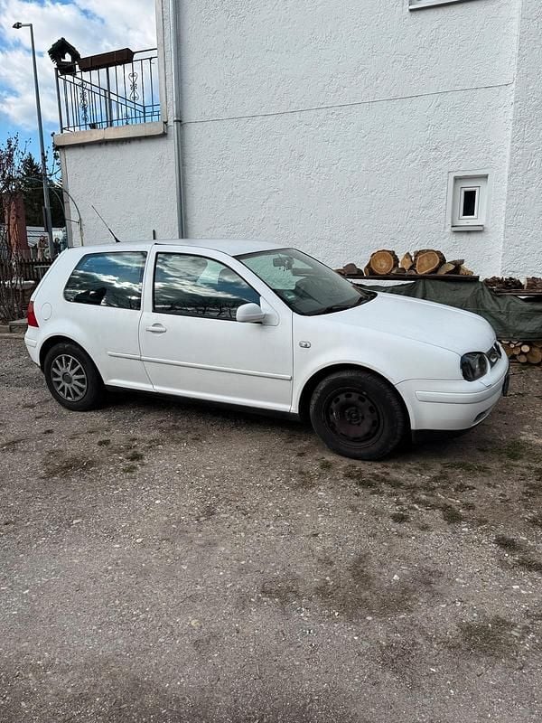 Gebraucht VW Golf IV 100 PS (73 kW) 2001 Weiß Kleinwagen