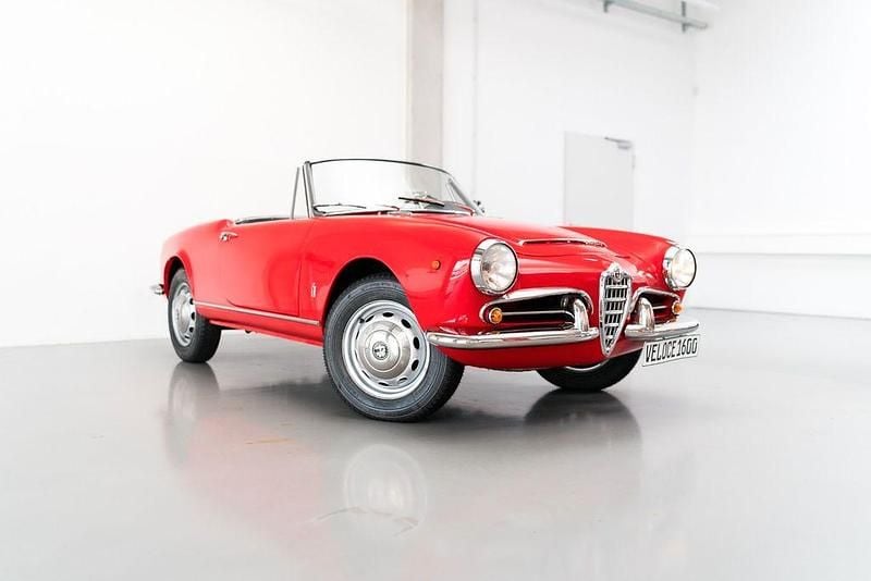 Rot Gebraucht 1965 Alfa Romeo Giulia Spider Veloce Cabrio | 149.999 € - Bild 1/4