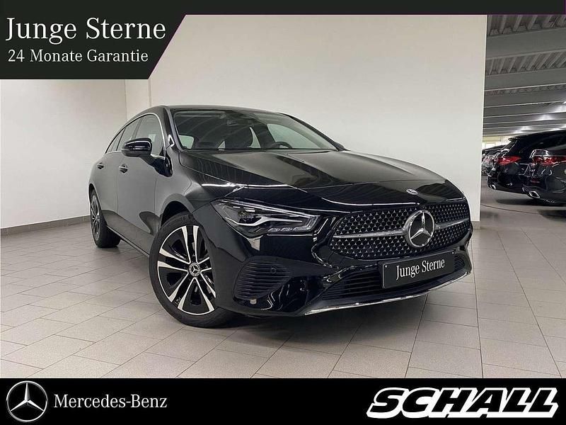 Lack kosmosschwarz Gebraucht 2024 Mercedes CLA180 Progressive Limousine | 29.769 € (Guter Preis) - Bild 1/4