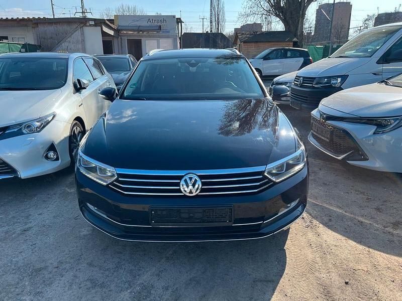Gebraucht VW Passat Highline 150 PS (110 kW) 2015 Schwarz Kombi