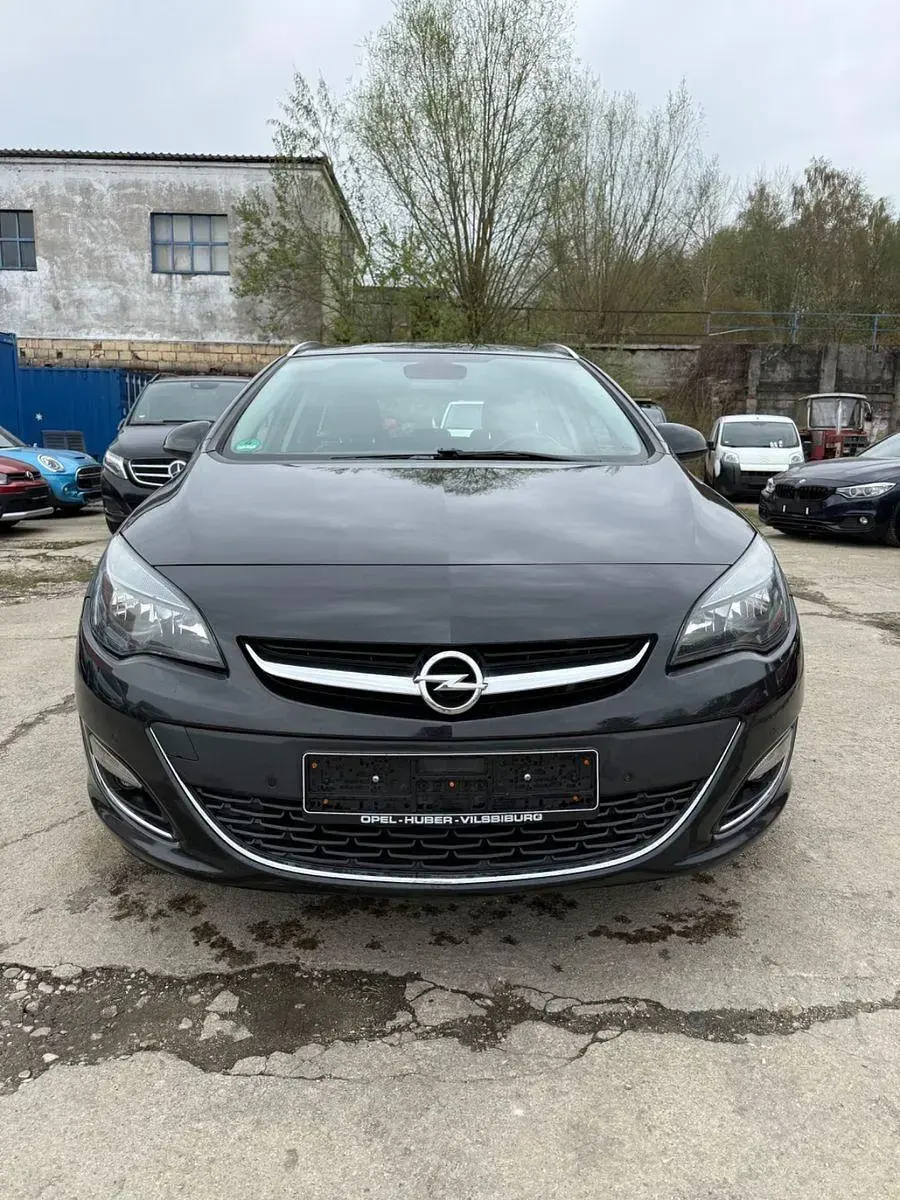 Gebraucht Opel Astra Exklusiv 140 PS (102 kW) 2015 Schwarz Kombi