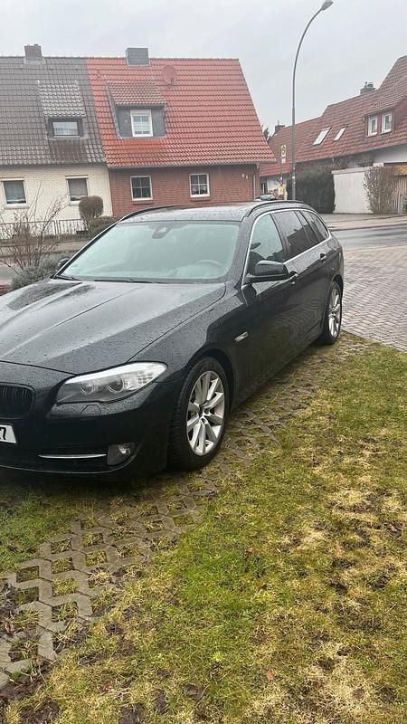 Gebraucht BMW 530 258 PS (189 kW) 2012 Schwarz Kombi