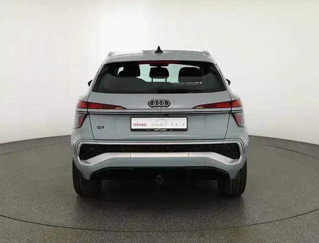 Neu Audi Q3 S-Line 150 PS (110 kW) 2025 Grau SUV