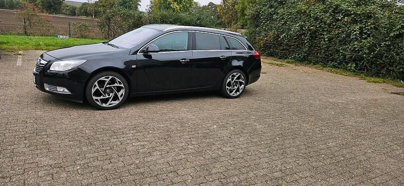Schwarz Gebraucht 2013 Opel Insignia Kombi | 6.666 € (Superpreis) - Bild 1/4