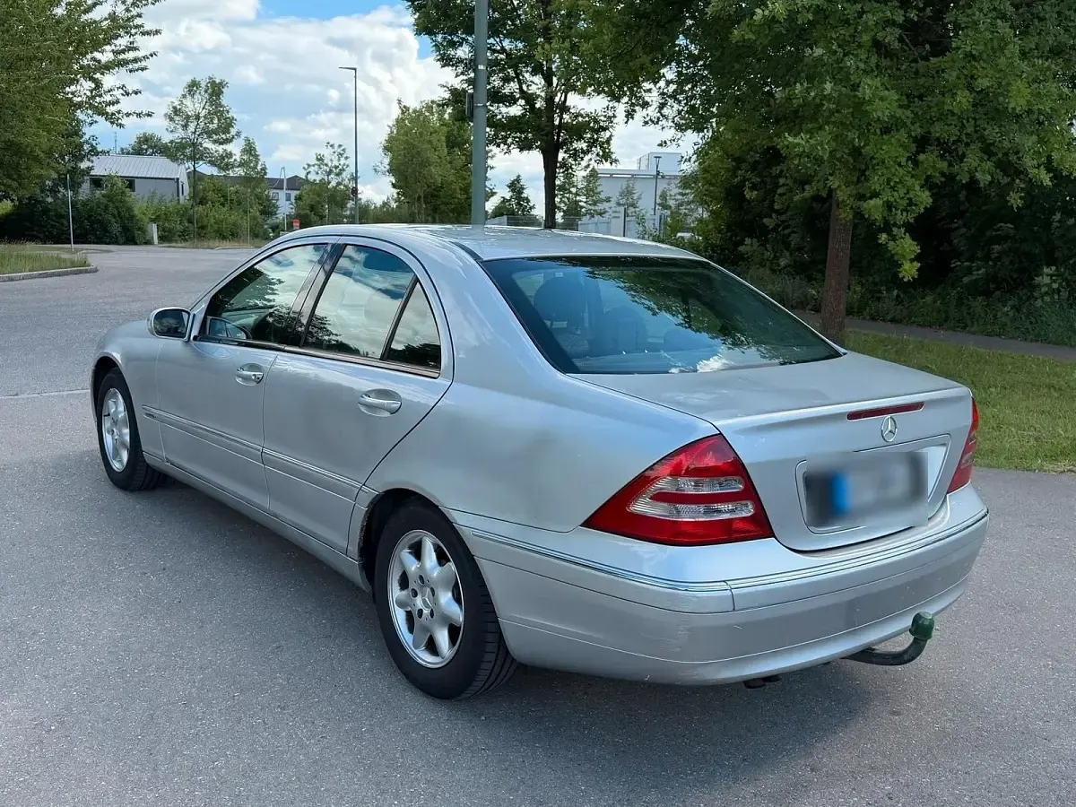Gebraucht Mercedes C220 Elegance 143 PS (105 kW) 2001 Grau Limousine