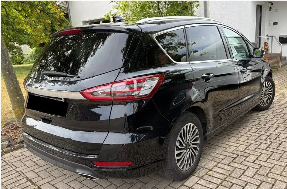 Gebraucht Ford S-MAX Titanium 190 PS (139 kW) 2020 Schwarz Van / Kleinbus
