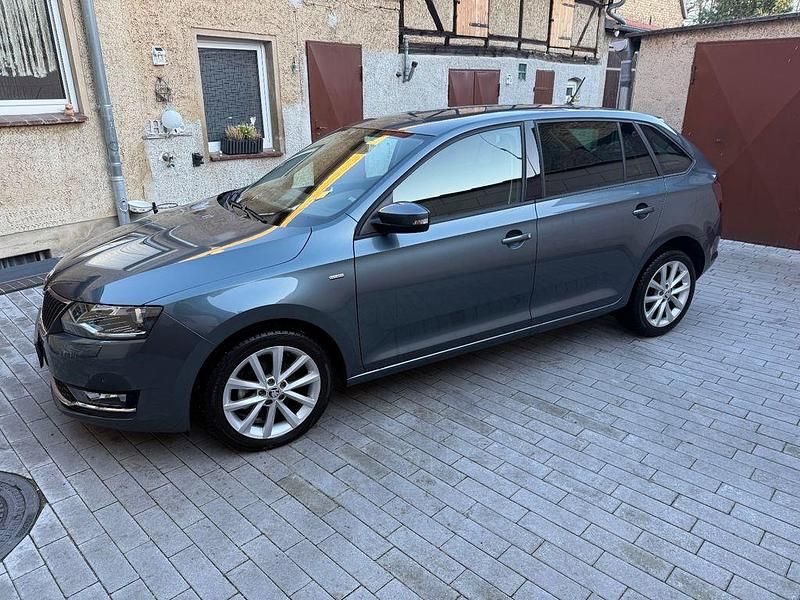 Grau Gebraucht 2018 Skoda Rapid Clever Limousine | 13.499 € (Fairer Preis) - Bild 1/4