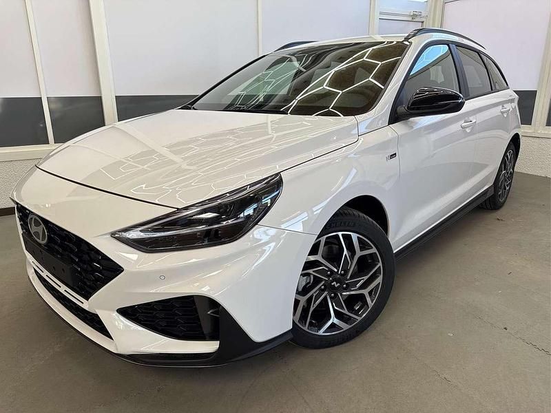 Weiss saw Neu 2025 Hyundai i30 N Line Kombi | 23.750 € (Etwas zu teuer) - Bild 1/4