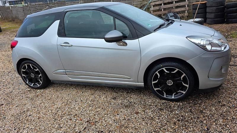 Gebraucht Citroën DS3 So Chic 120 PS (88 kW) 2013 Silber Kleinwagen