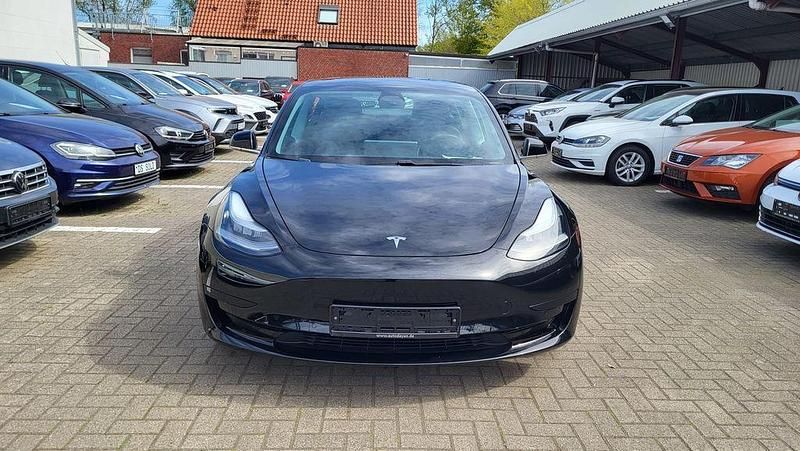 Second-hand Tesla Model 3 239 kW (325 CP) 2020 Negru Berlinǎ