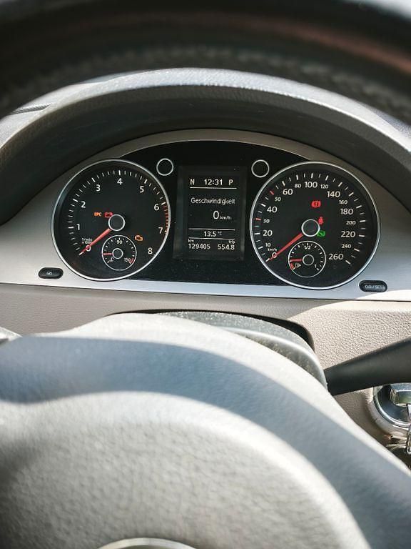 Gebraucht VW Passat 160 PS (117 kW) 2009 Blau Kombi