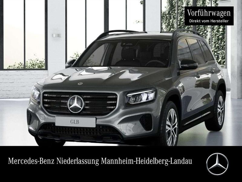 Grau Gebraucht 2025 Mercedes GLB200 Progressive SUV | 44.850 € (Etwas zu teuer) - Bild 1/4