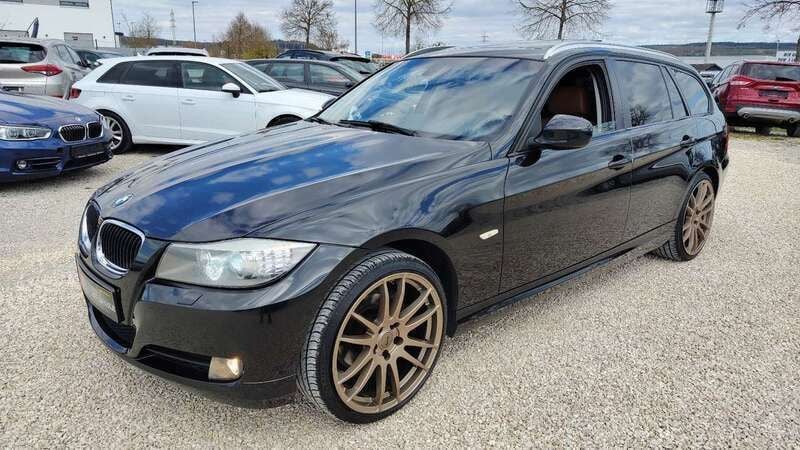 Schwarz Gebraucht 2012 BMW 320 Comfort Edition Kombi | 5.900 € (Guter Preis) - Bild 1/4