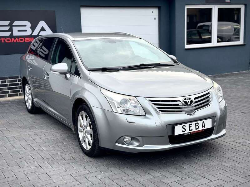 Silber Gebraucht 2009 Toyota Avensis Executive Kombi | 7.999 € (Fairer Preis) - Bild 1/4