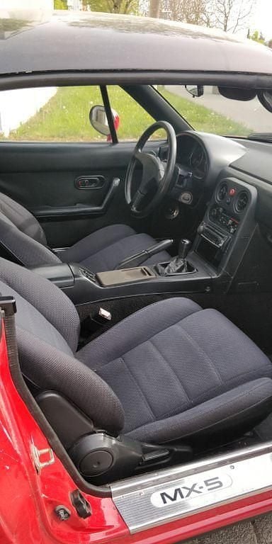 Second-hand Mazda MX5 116 CP (85 kW) 1990 Roșu Cabrio