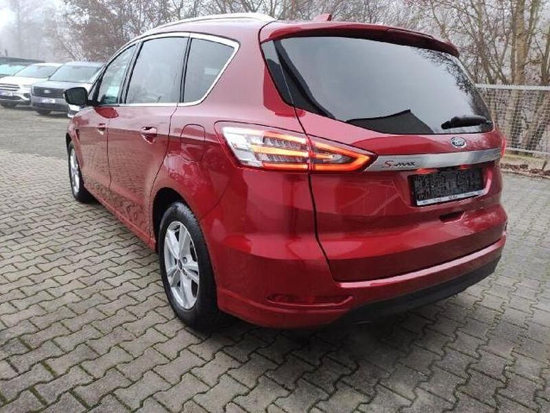 Gebraucht Ford S-MAX Titanium 190 PS (139 kW) 2022 Rot Van / Kleinbus