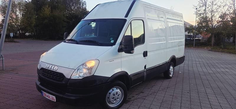 Gebraucht Iveco Daily 106 PS (77 kW) 2014 Weiß Limousine