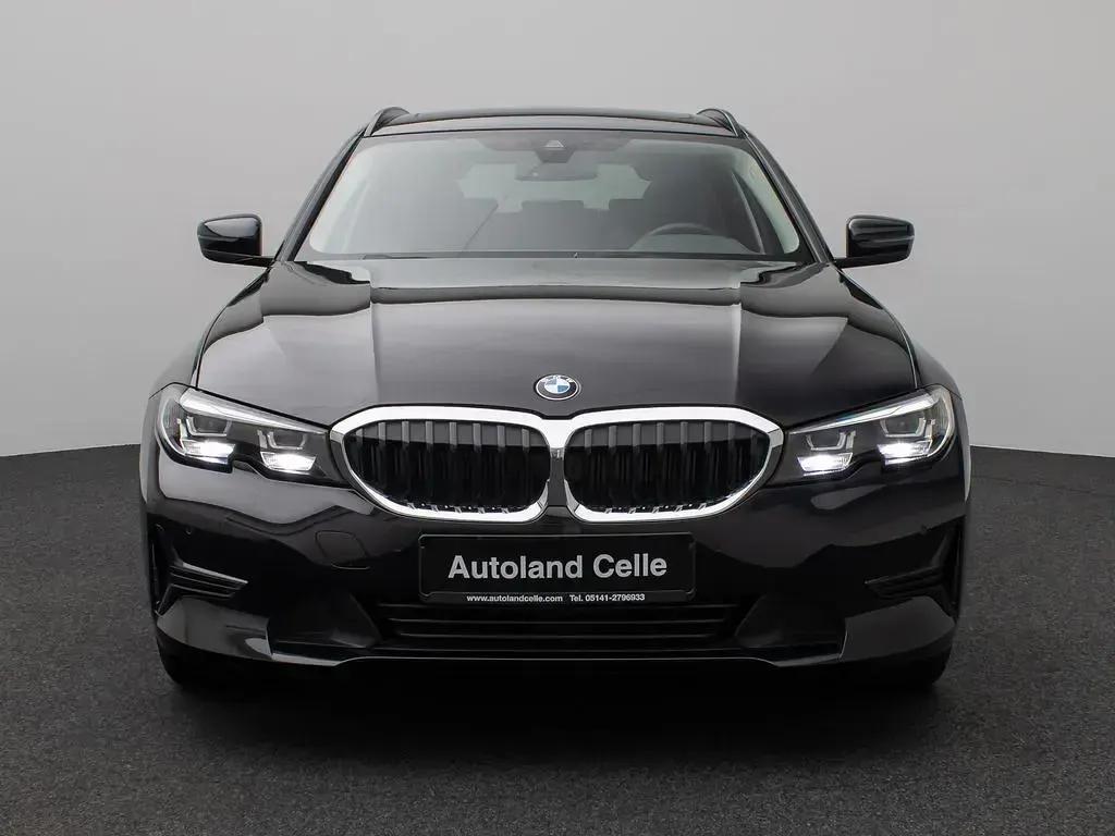 Gebraucht BMW 330 Sport Line 258 PS (189 kW) 2020 Schwarz Limousine
