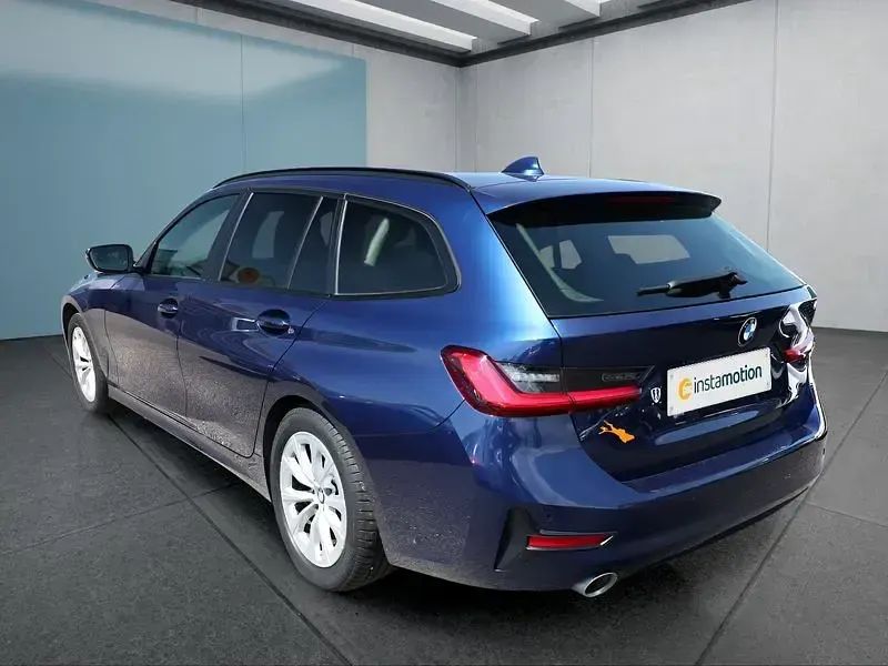 Gebraucht BMW 320 184 PS (135 kW) 2020 Blau Kombi