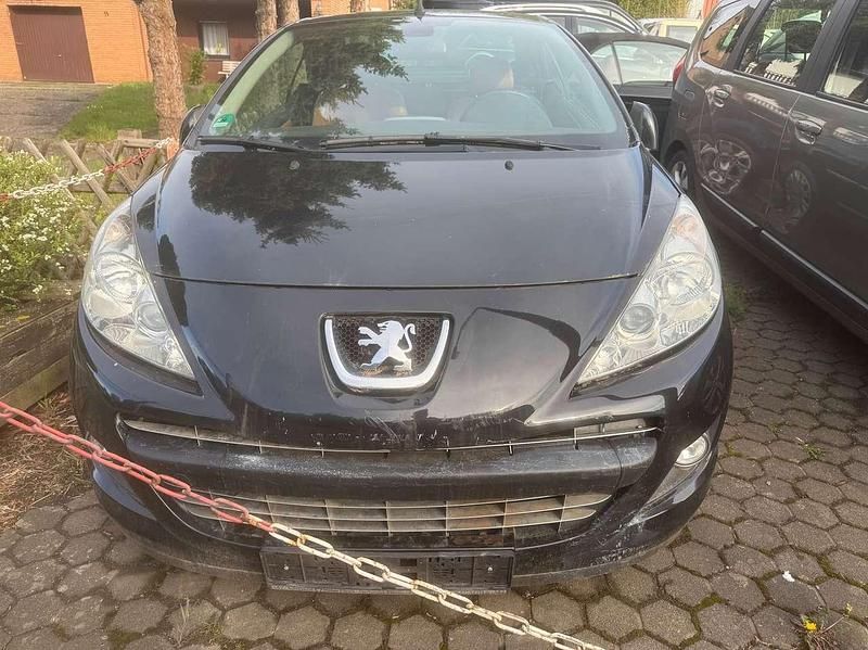 Gebraucht Peugeot 207 Platinum 120 PS (88 kW) 2011 Farbe schwarzlackierung Cabrio