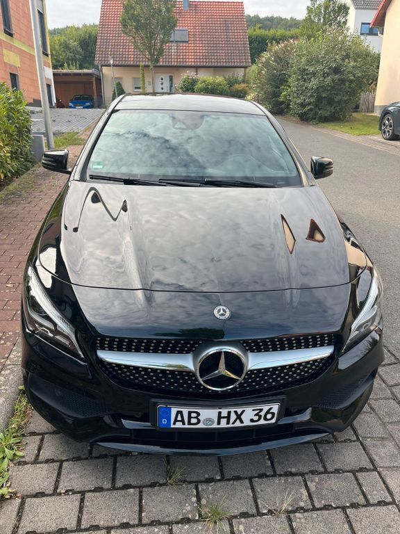Schwarz Gebraucht 2017 Mercedes CLA180 AMG line Limousine | 18.400 € (Fairer Preis) - Bild 1/4
