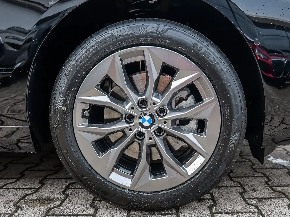 Neu BMW 216 122 PS (89 kW) 2026 Schwarz uni Coupé