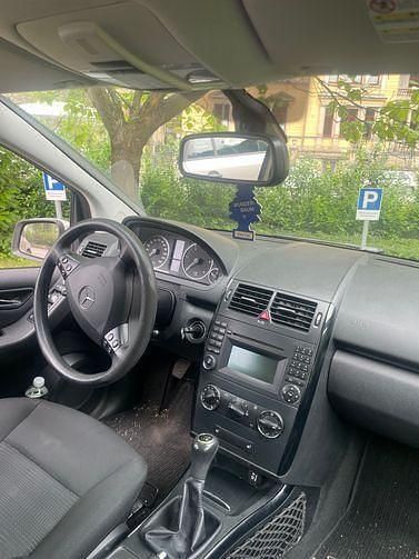 Silber Gebraucht 2011 Mercedes A160 Van / Kleinbus | 3.900 € (Guter Preis) - Bild 1/4
