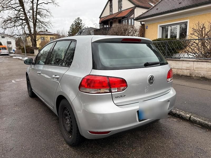 Gebraucht VW Golf VI 80 PS (58 kW) 2010 Silber Kleinwagen