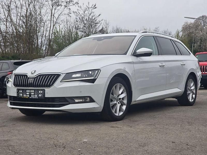 Gebraucht Skoda Superb Style 190 PS (139 kW) 2016 Weiß Kombi