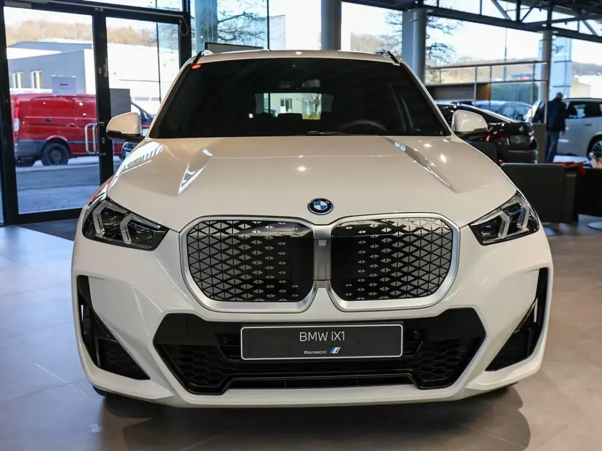 Neu BMW iX1 M Sport 230 kW (313 PS) 2026 Weiß SUV