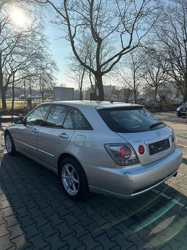 Gebraucht Lexus IS200 155 PS (114 kW) 2004 Silber Kombi