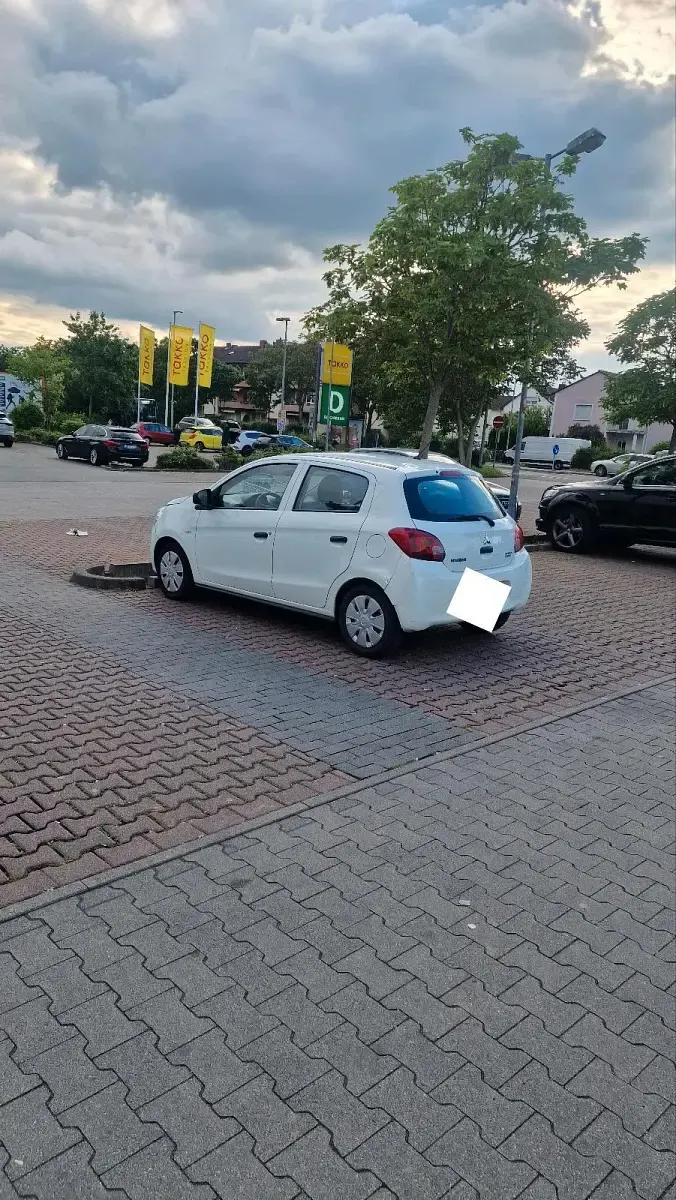 Gebraucht Mitsubishi Space Star 72 PS (52 kW) 2015 Weiß Kleinwagen