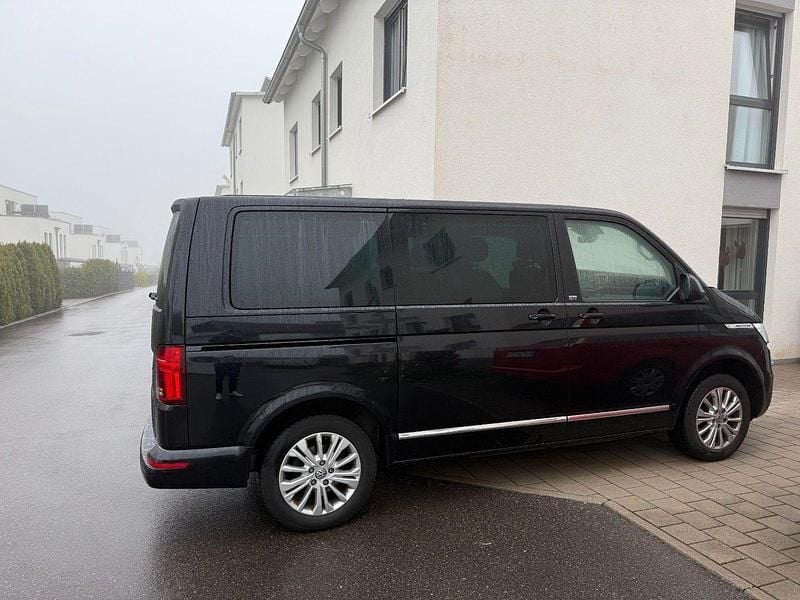 Gebraucht VW Multivan Generation Six 150 PS (110 kW) 2022 Schwarz Van