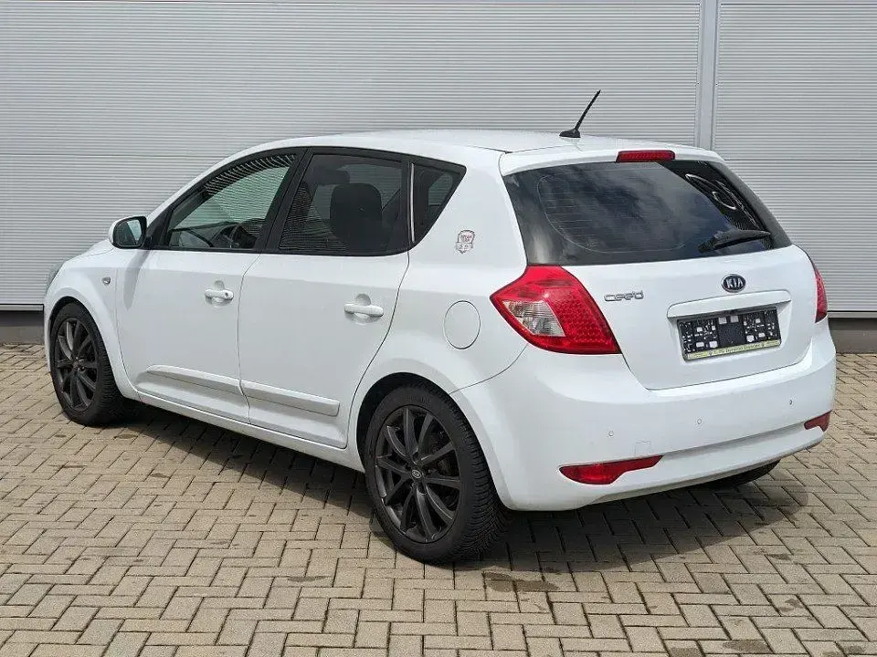 Occasion Kia Ceed Edition 7 90 ch (66 kW) 2012 Blanc Citadine