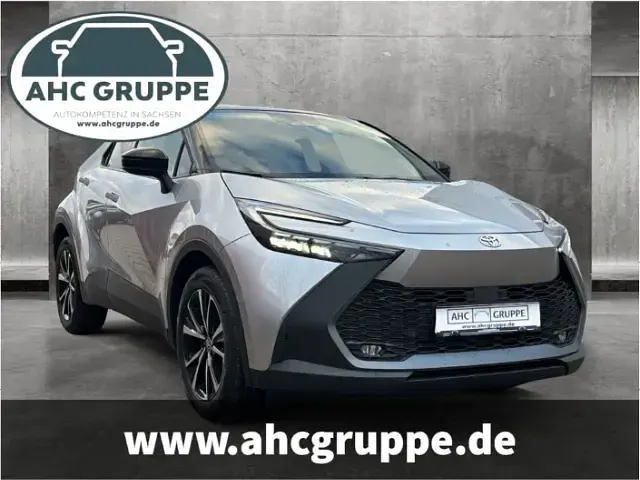 Neu Toyota C-HR Connect Style 152 PS (111 kW) 2025 Silber SUV