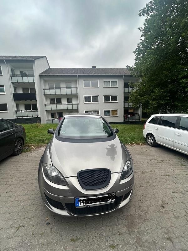 Andere farben Gebraucht 2005 Seat Altea Limousine | 999 € (Guter Preis) - Bild 1/4