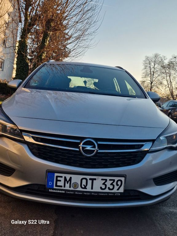 Silber Gebraucht 2018 Opel Astra Edition Kombi | 8.750 € (Fairer Preis) - Bild 1/4