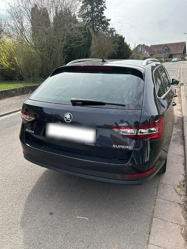 Gebraucht Skoda Superb Style 190 PS (139 kW) 2019 Schwarz Kombi