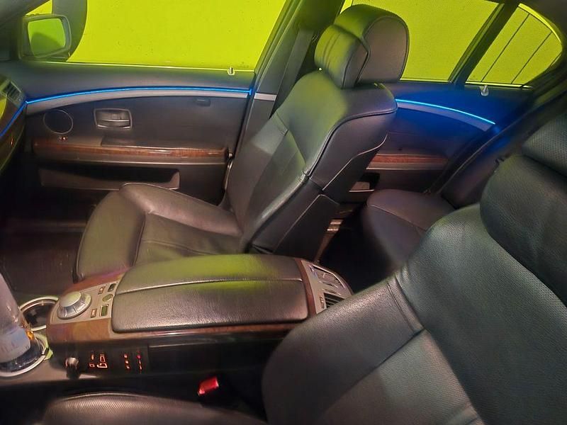 Gebraucht BMW 745L 333 PS (244 kW) 2004 Schwarz Limousine