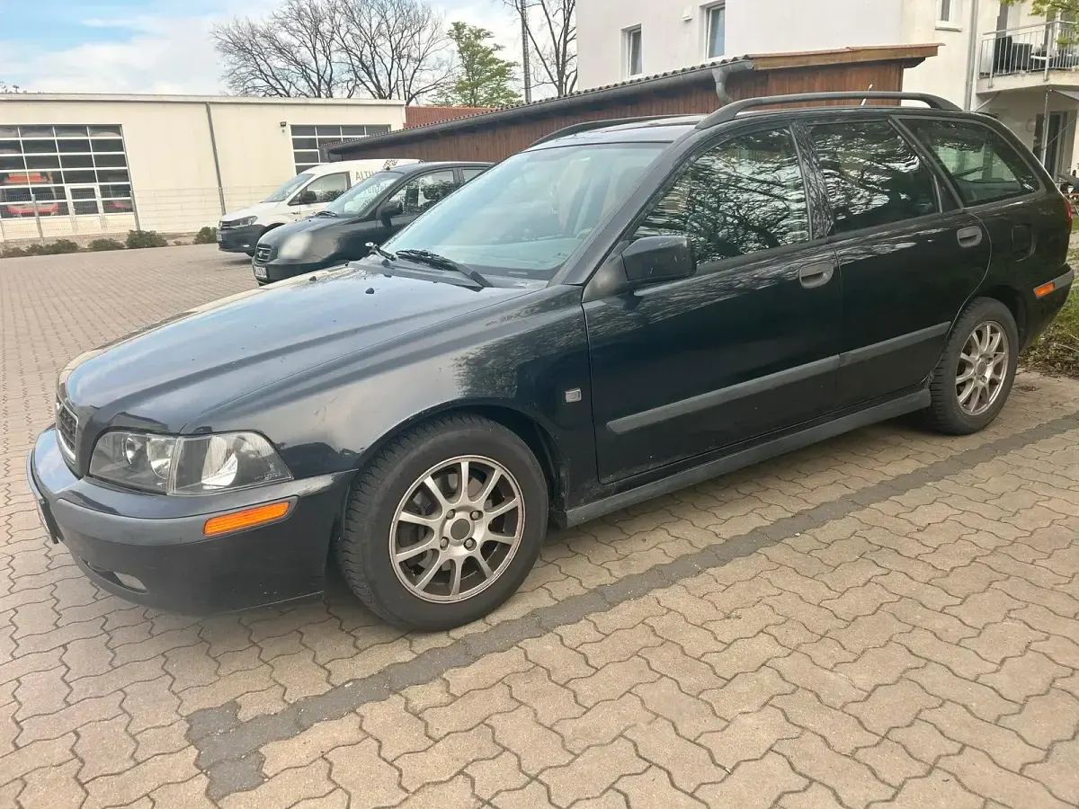 Gebraucht Volvo V40 163 PS (119 kW) 2003 Schwarz Kombi